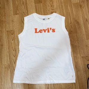 Levi’s muscle tee